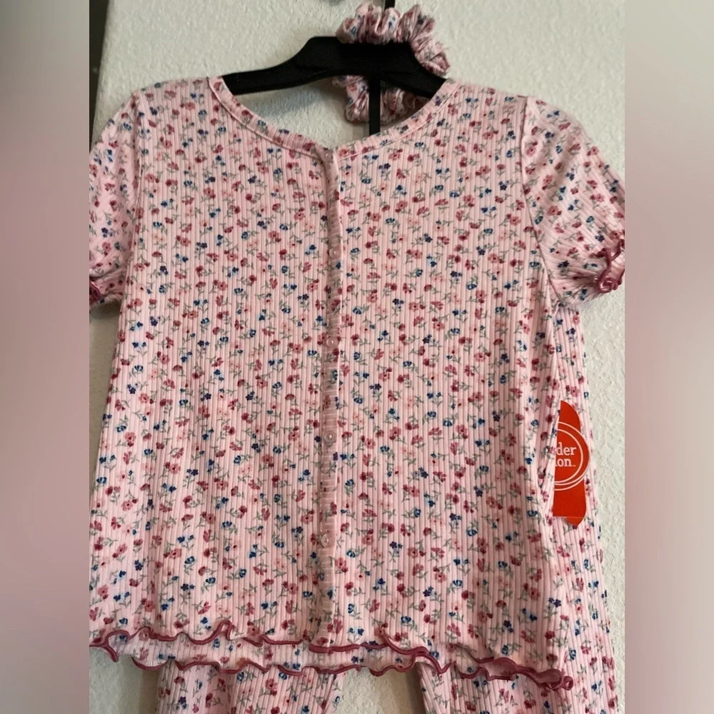 Charming Pink Floral Kids Pajama Set size M 7/8-NWT